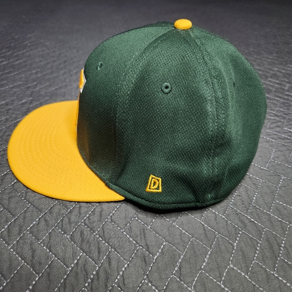 Dome Flex Embroidered "K" Logo Gold & Green Cap Possibly Colligiate Size Med/Lar - Picture 2 of 13